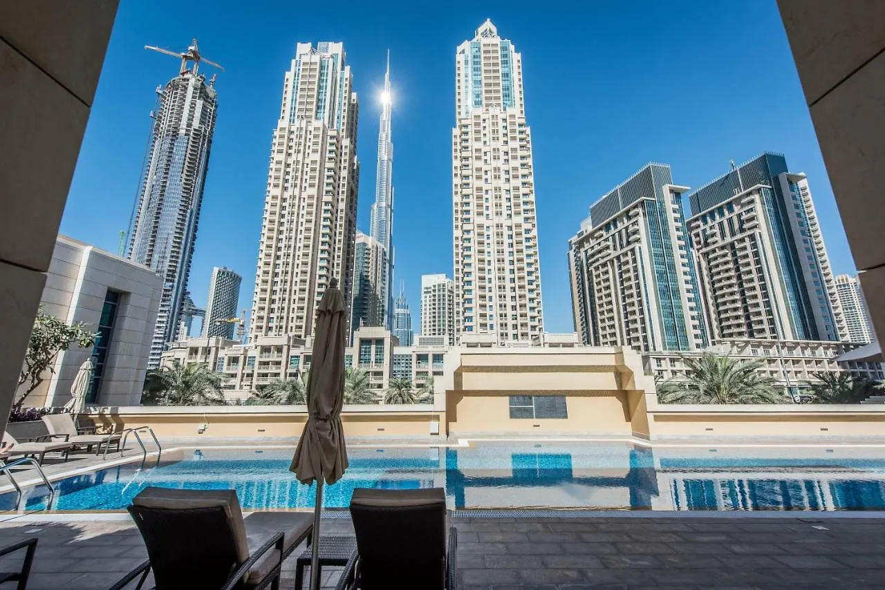 Bnbmehomes - Elegant & Stylish Studio In Downtown - 502 contacts